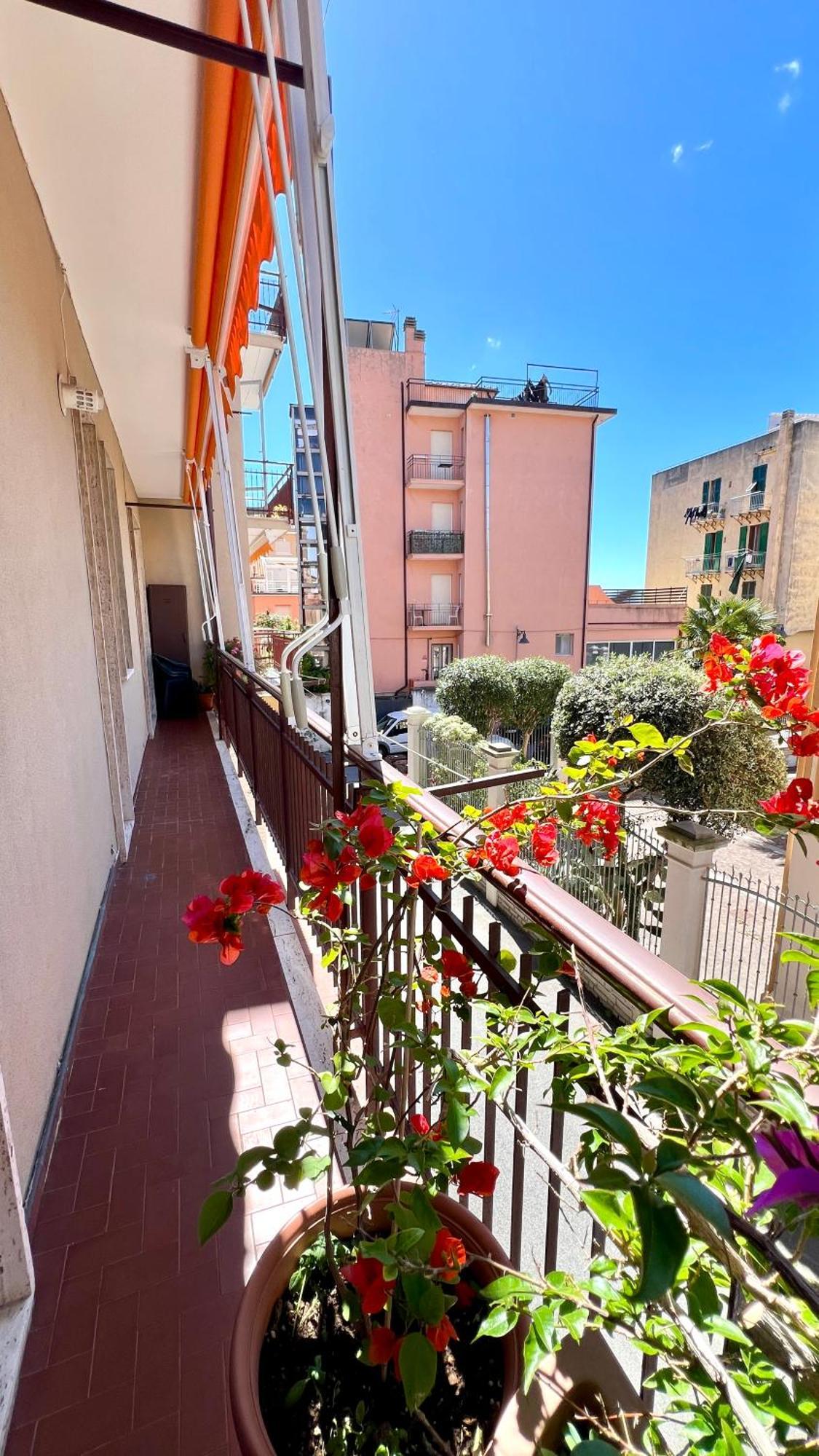 Apartmán La Stella Marina - 150 Metri Dal Mare Con Box Auto Spotorno Exteriér fotografie