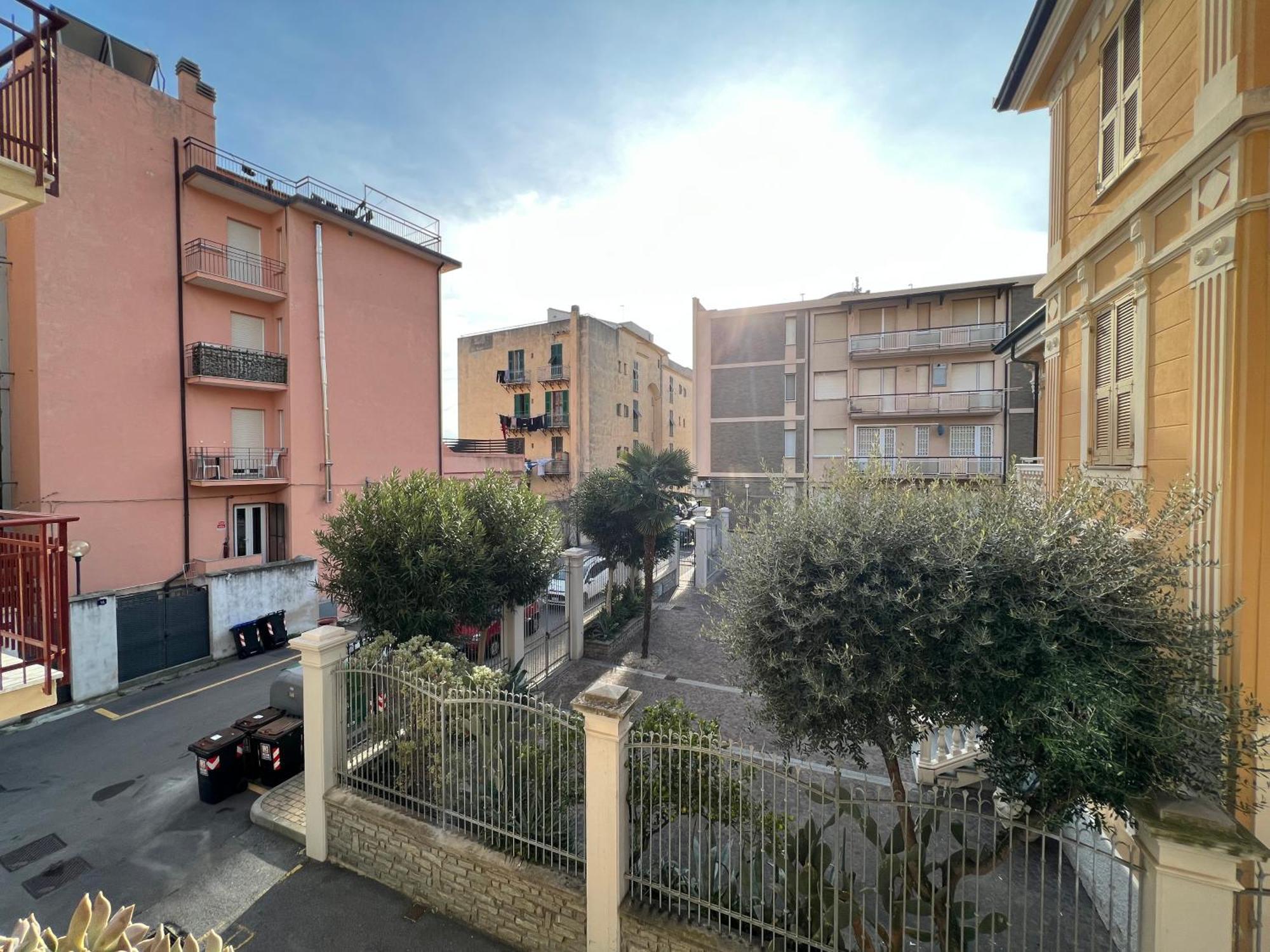 Apartmán La Stella Marina - 150 Metri Dal Mare Con Box Auto Spotorno Exteriér fotografie