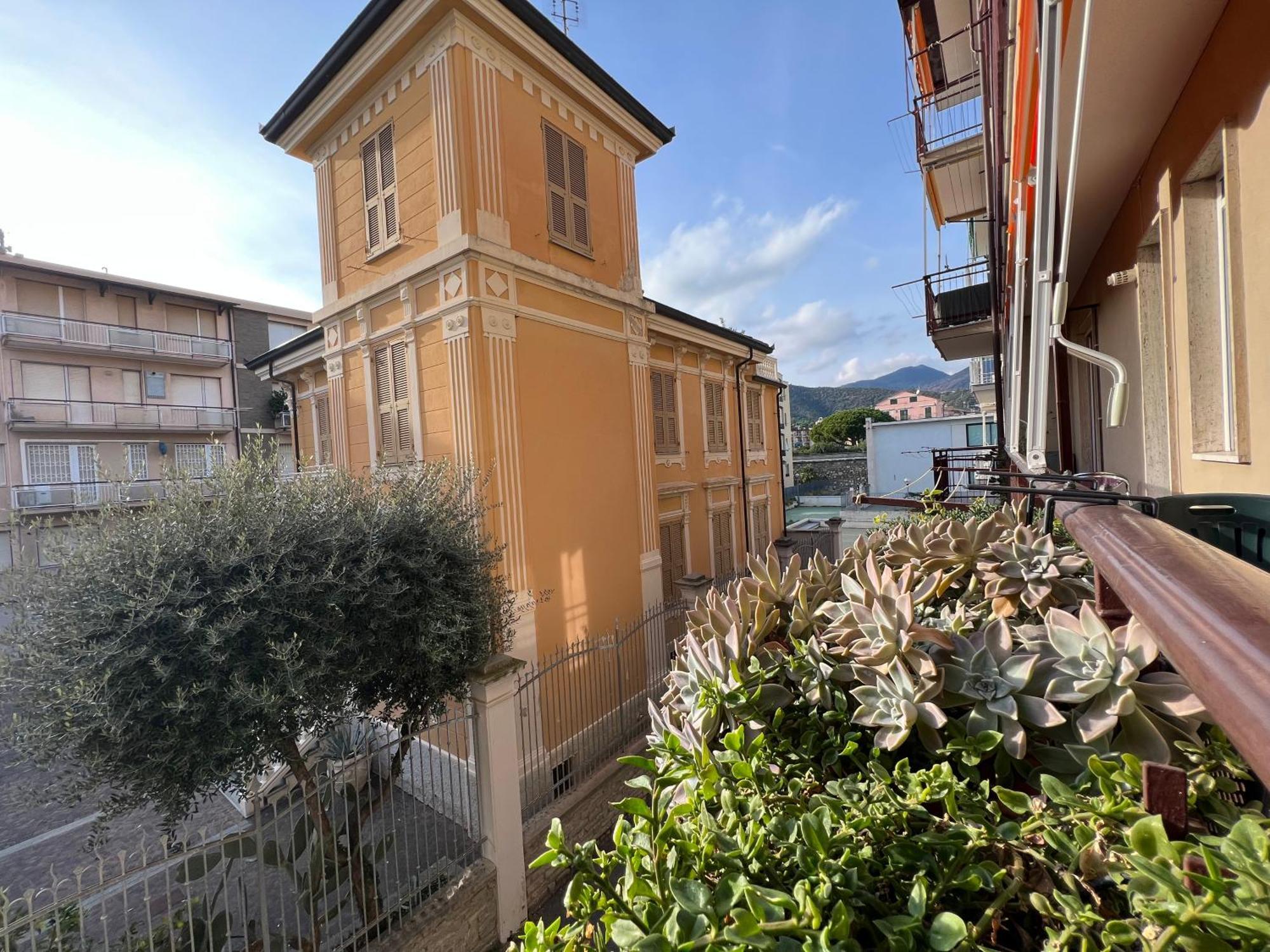 Apartmán La Stella Marina - 150 Metri Dal Mare Con Box Auto Spotorno Exteriér fotografie